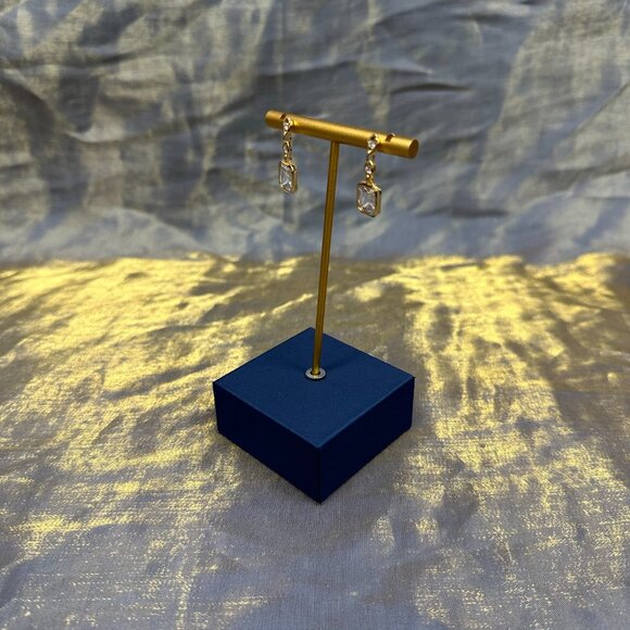 APM Monaco Eclat Gold Square Earrings - Picture 3 of 6